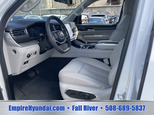 Used 2024 Jeep Wagoneer Series II w/ Flexible Seating Group AWD/4WD image 19
