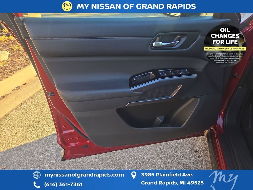 Used 2023 Nissan Pathfinder SL image 22