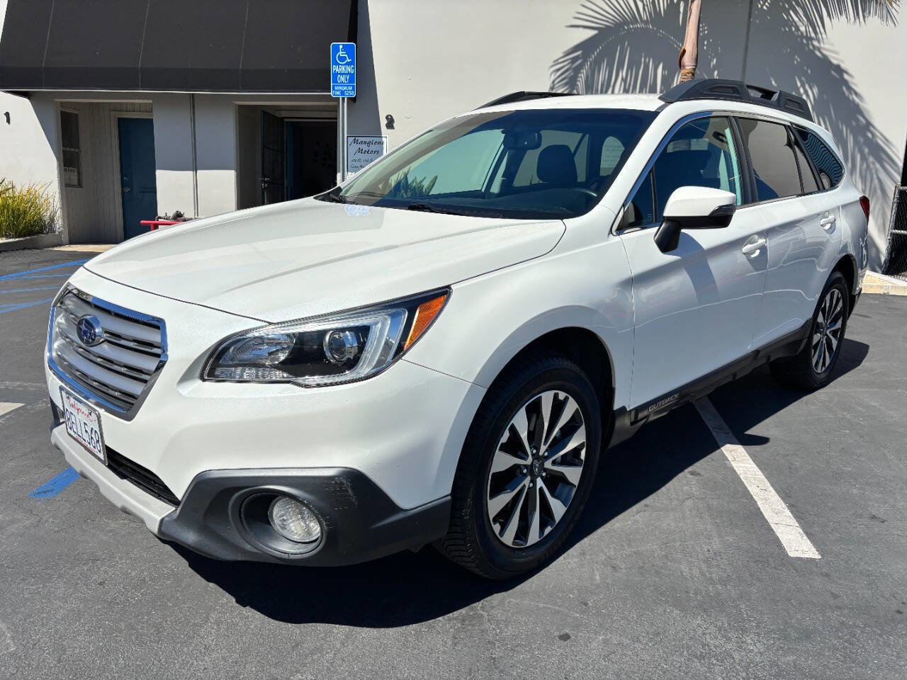 Used 2016 Subaru Outback 2.5i Limited image 1