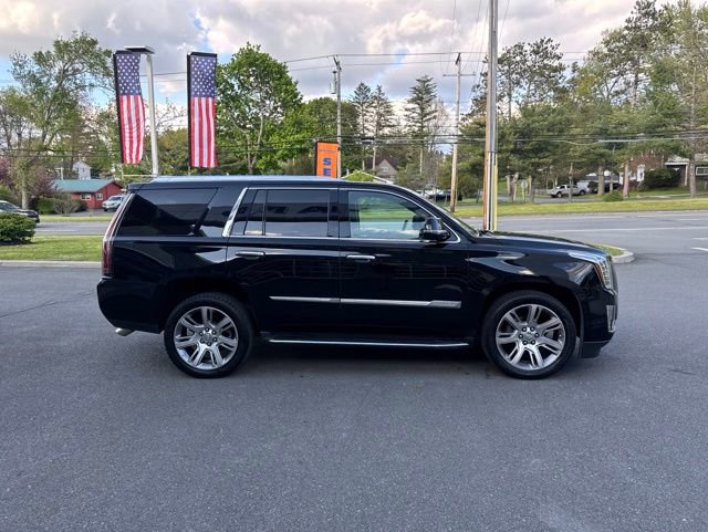 Used 2018 Cadillac Escalade Luxury AWD/4WD image 5