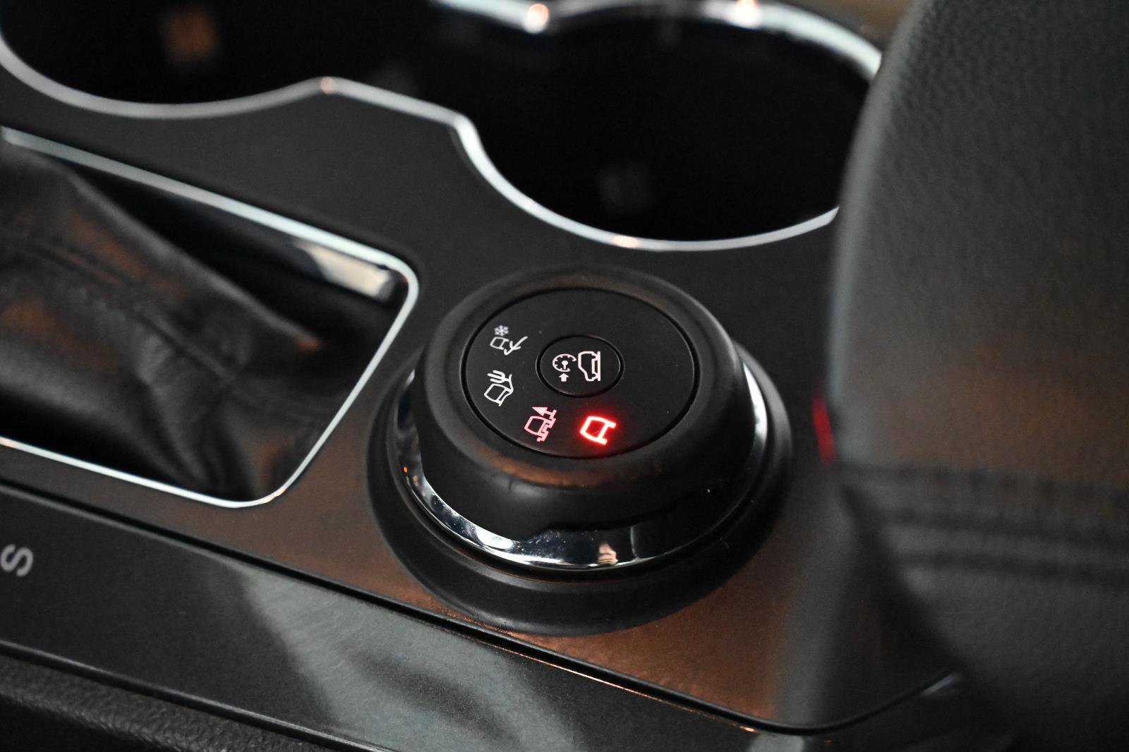 Used 2018 Ford Explorer XLT w/ Equipment Group 202A image 18