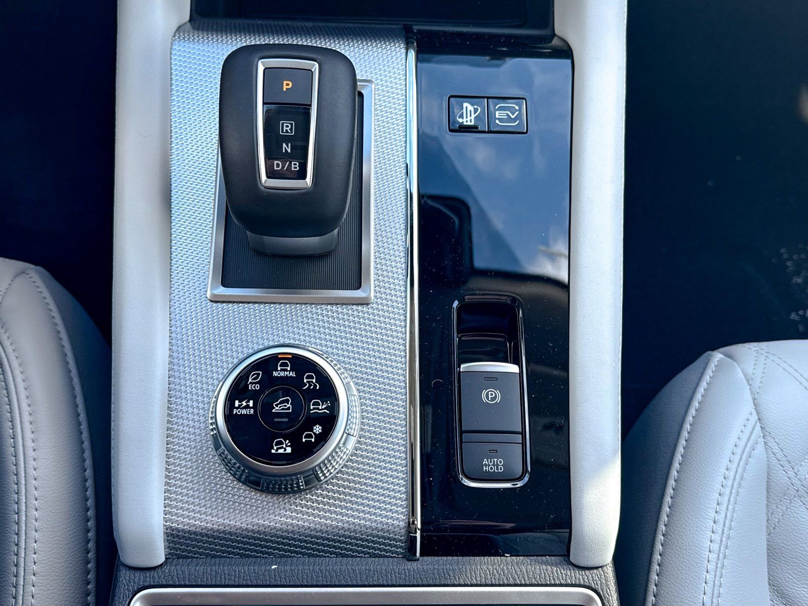 New 2025 Mitsubishi Outlander SEL image 37