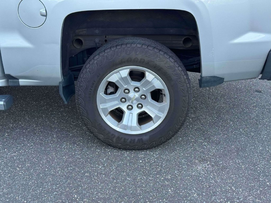 Used 2018 Chevrolet Silverado 1500 LT w/ All Star Edition AWD/4WD image 12