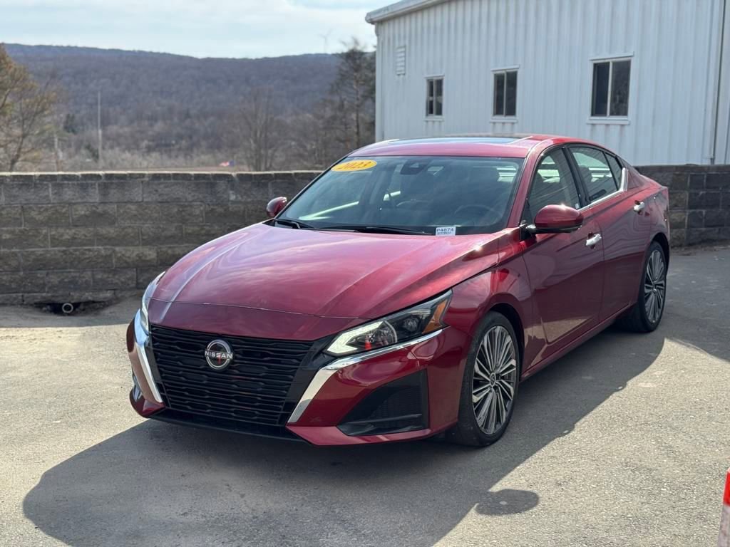 Used 2023 Nissan Altima 2.5 SL image 1