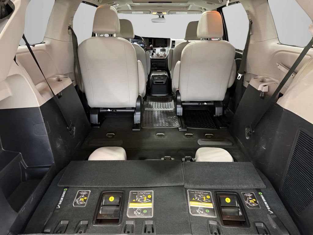 Used 2017 Toyota Sienna Limited AWD/4WD image 10