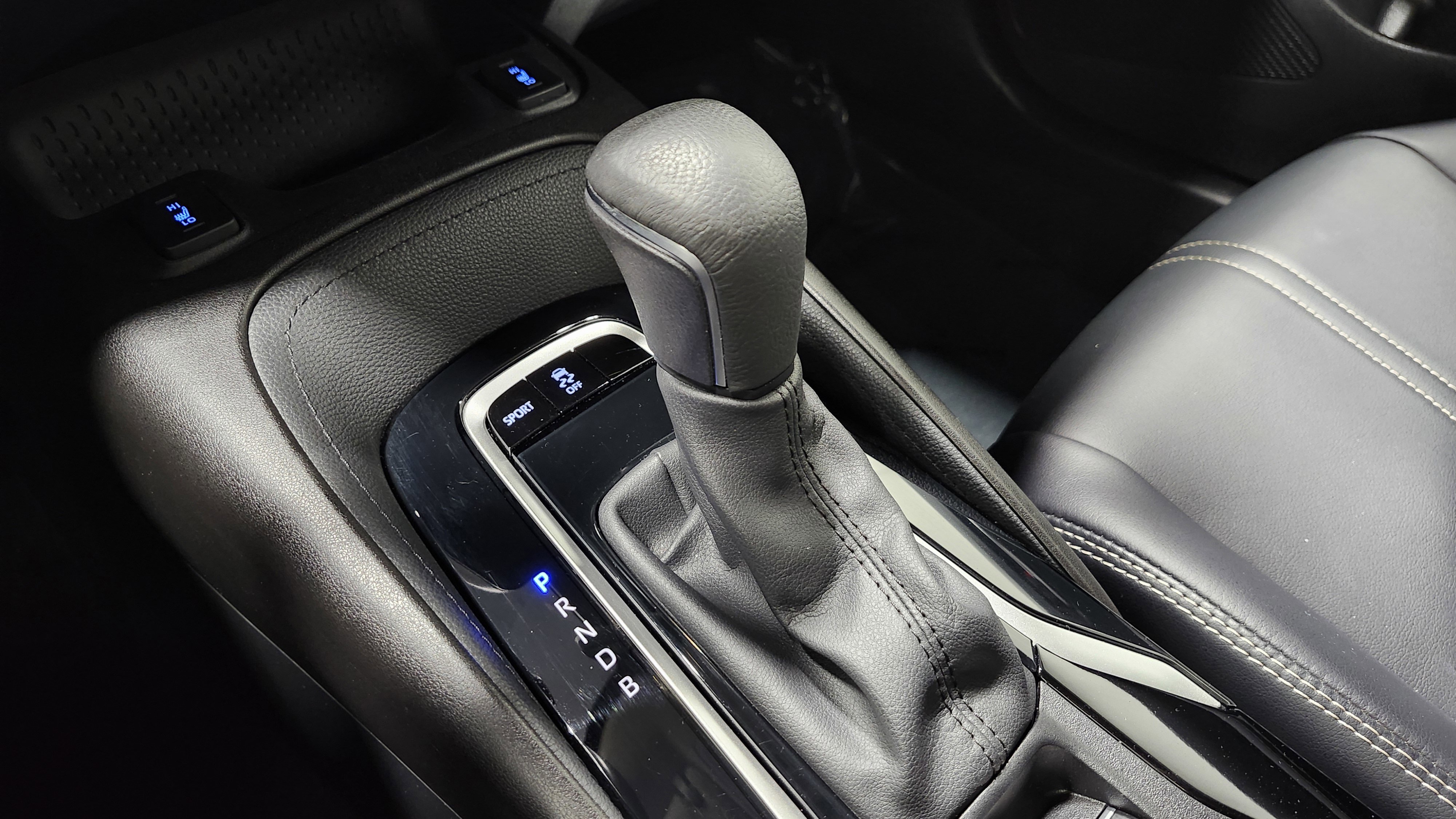 Used 2020 Toyota Corolla XLE image 32