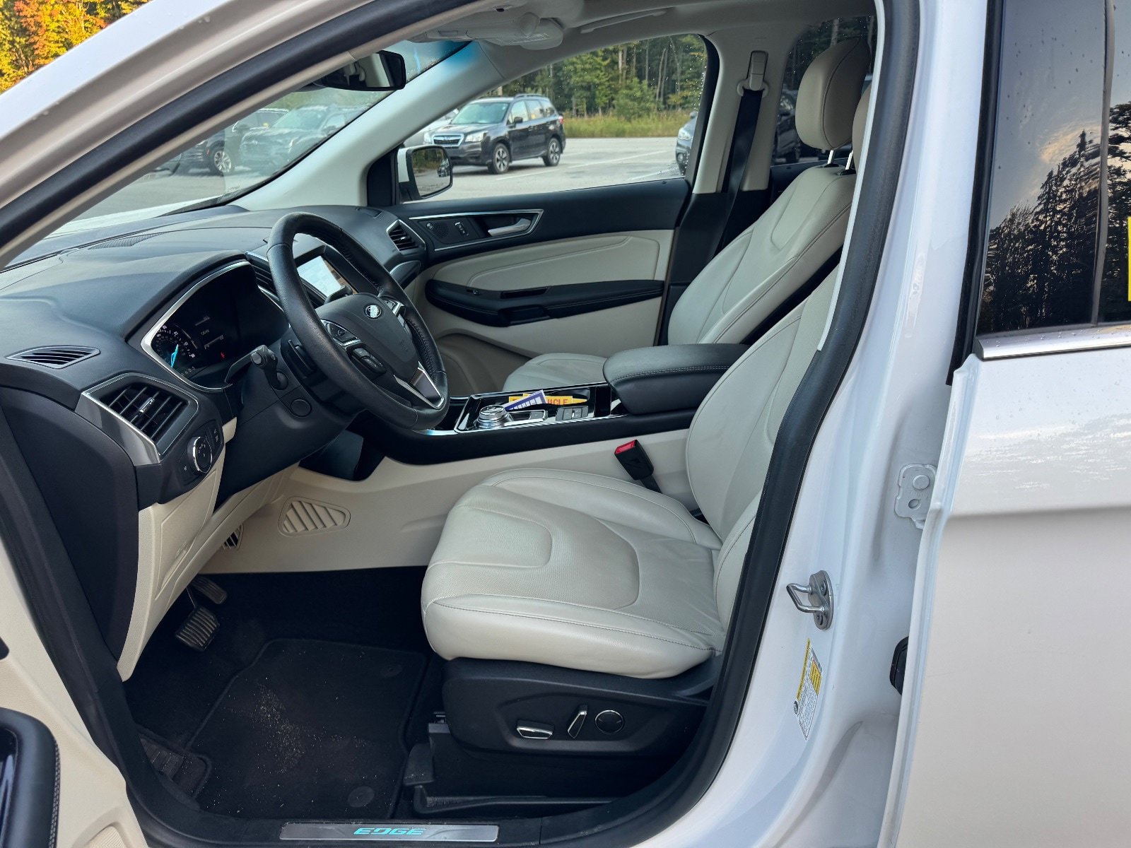 Used 2019 Ford Edge Titanium w/ Equipment Group 301A AWD/4WD image 12