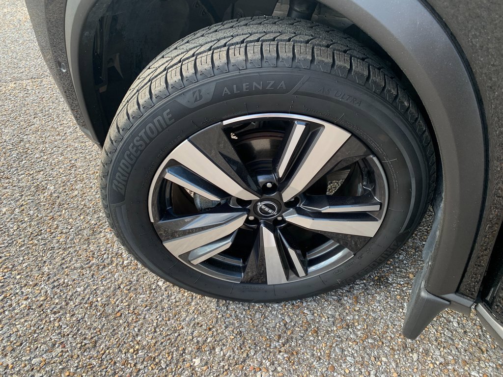 Used 2023 Nissan Rogue SL w/ SL Premium Package image 9