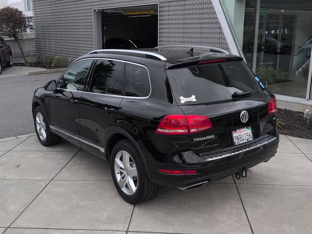 Used 2014 Volkswagen Touareg TDI image 7