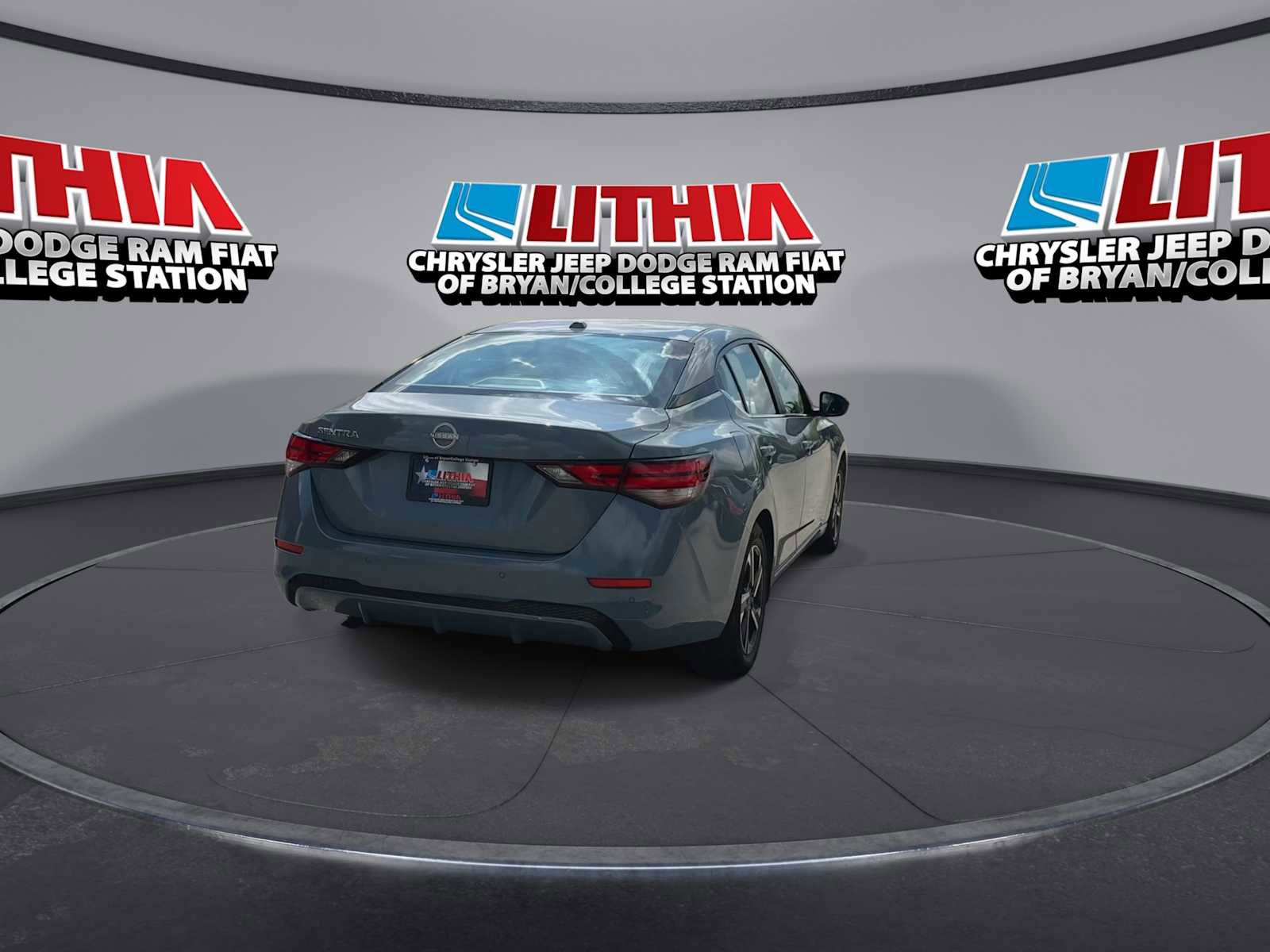 Used 2025 Nissan Sentra SV image 7