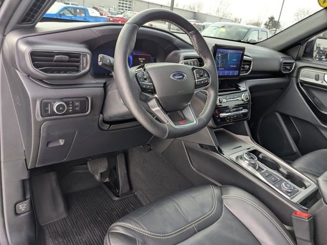 Used 2022 Ford Explorer ST w/ Equipment Group 401A image 2