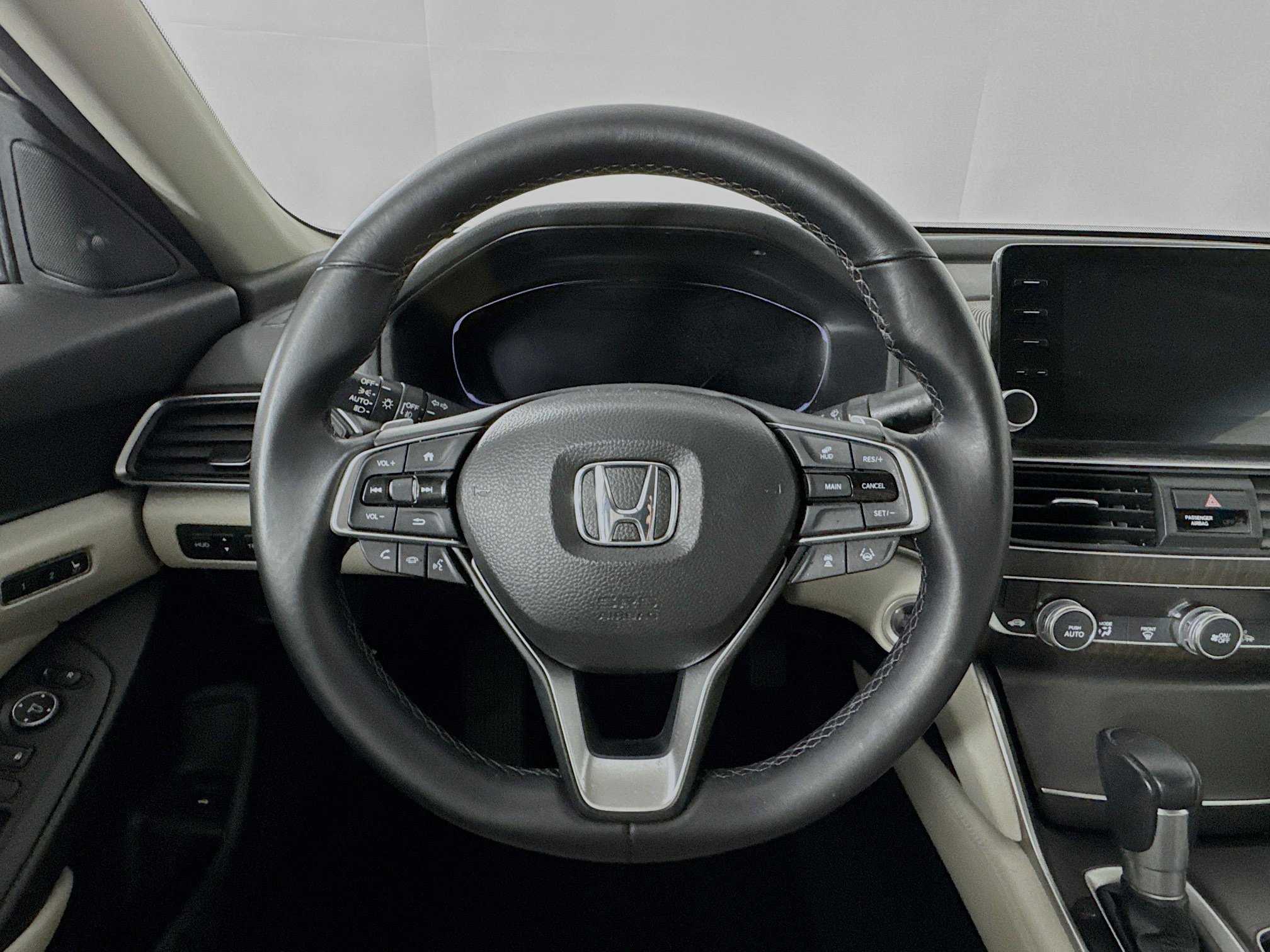 Certified 2018 Honda Accord Touring image 11