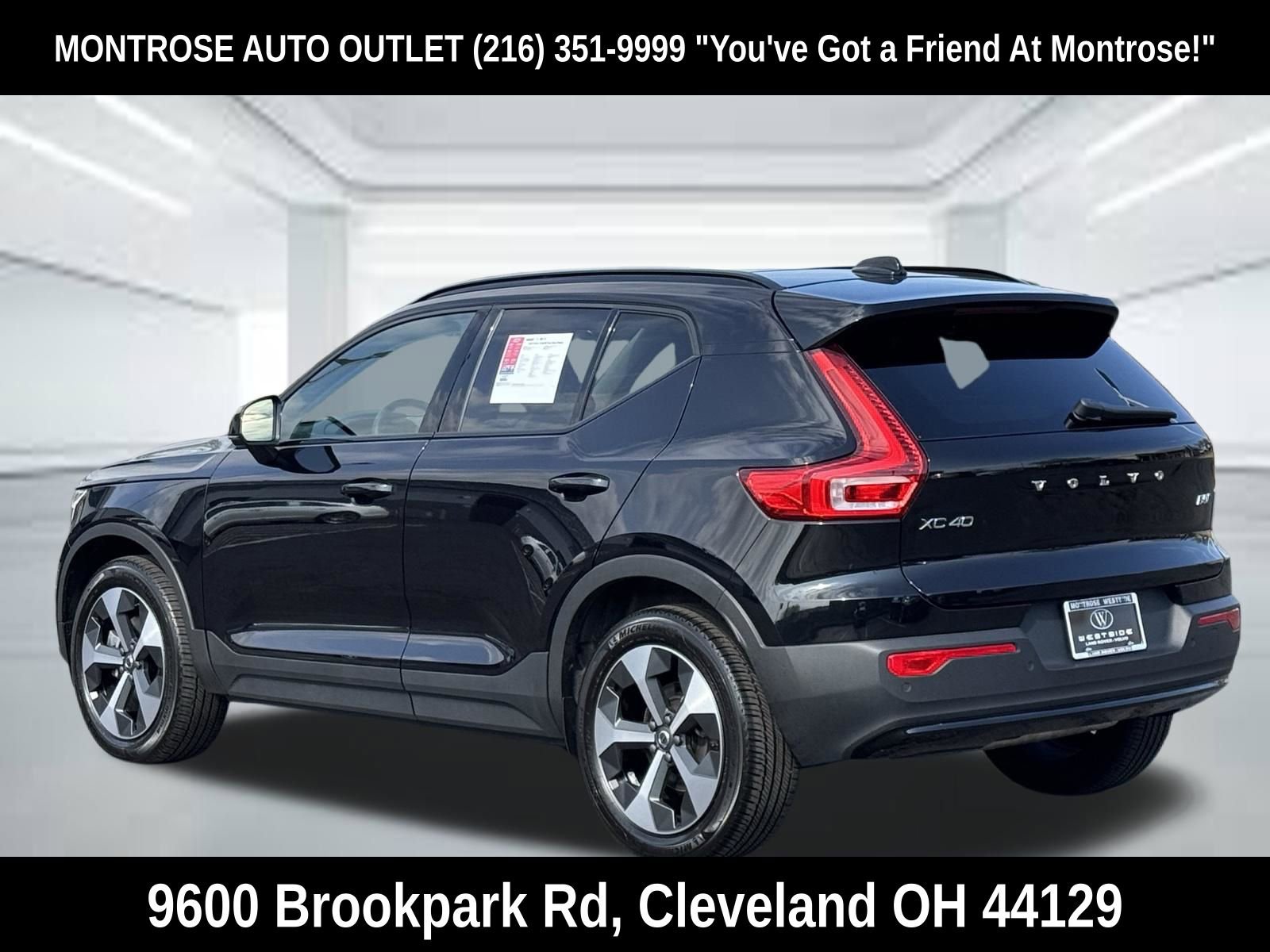 Used 2023 Volvo XC40 B5 Plus w/ Climate Package AWD/4WD image 6