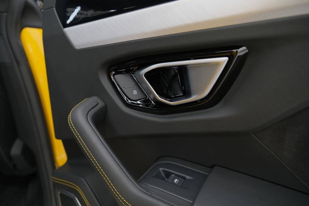 Used 2022 Lamborghini Urus image 48