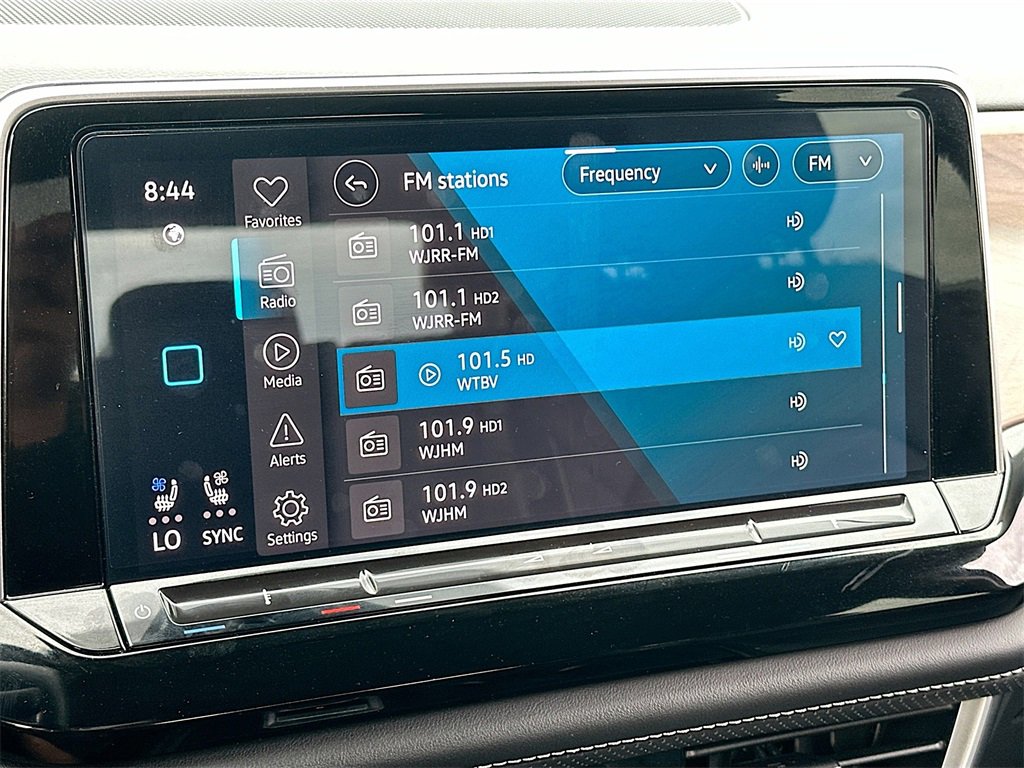 Used 2024 Volkswagen Atlas SE image 14