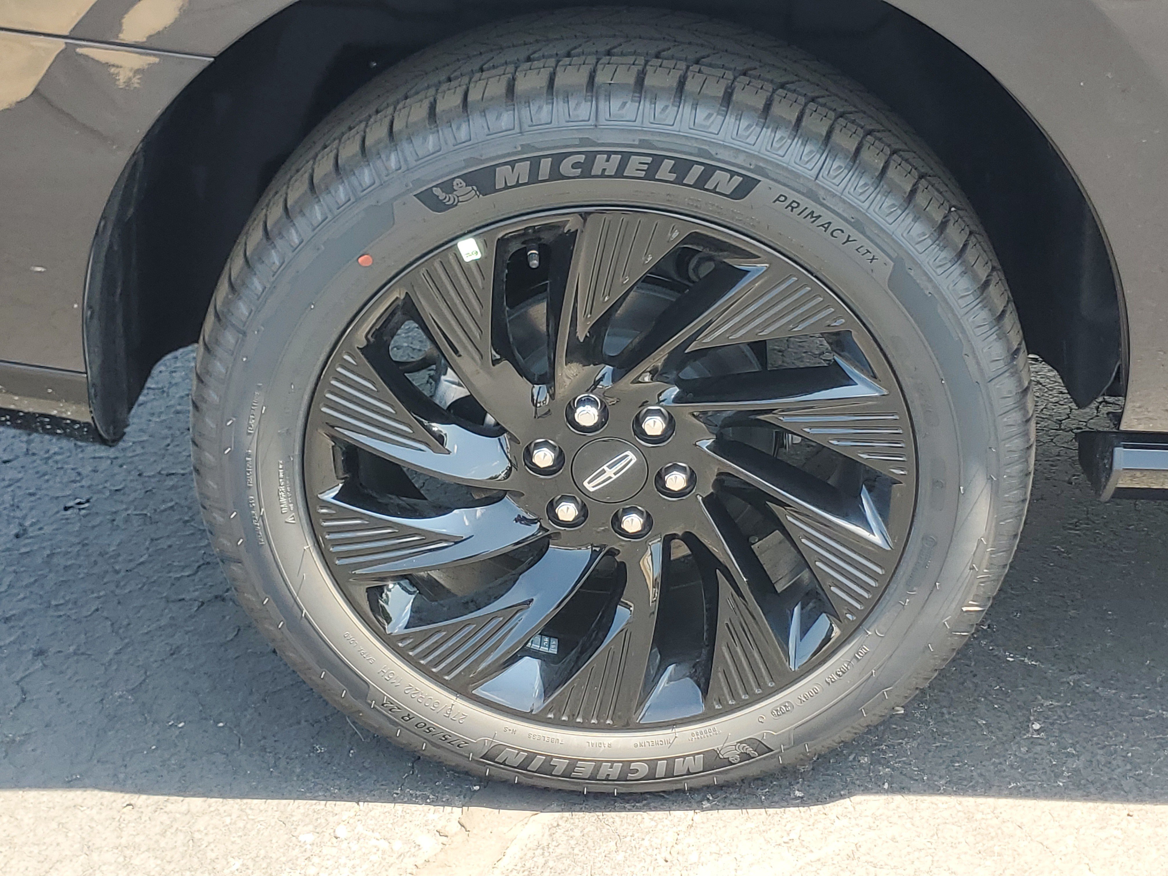 New 2027 Lincoln Navigator Reserve w/ Jet Appearance Package AWD/4WD image 5