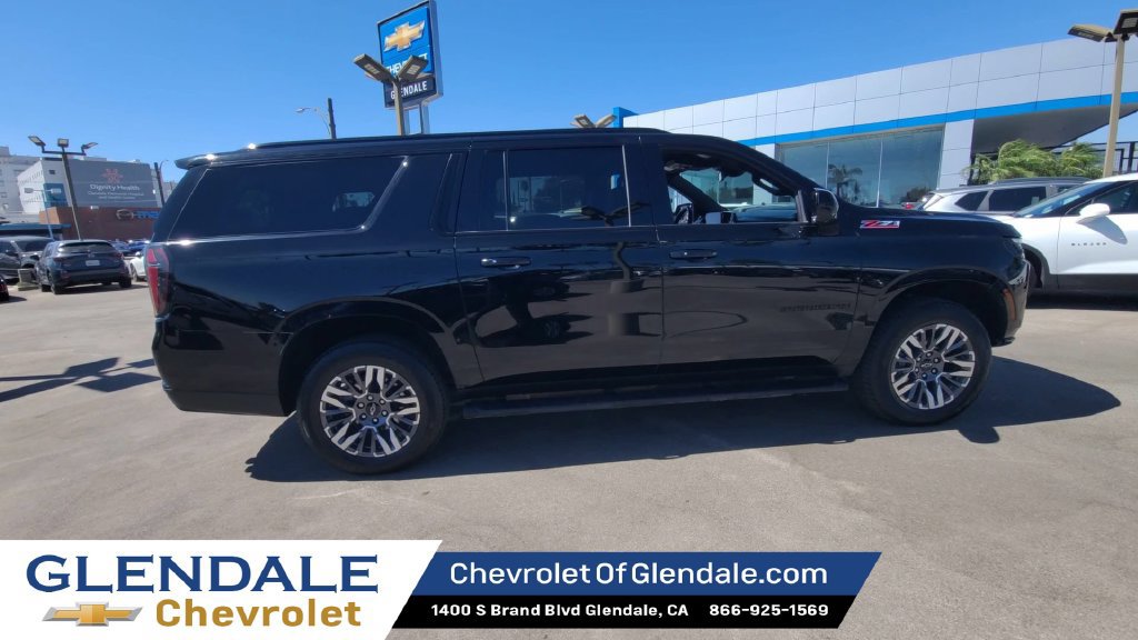 Used 2025 Chevrolet Suburban Z71 AWD/4WD image 9