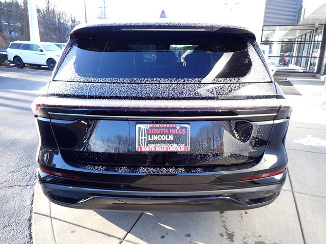 Certified 2025 Lincoln Nautilus Reserve w/ Jet Appearance Package AWD/4WD image 4