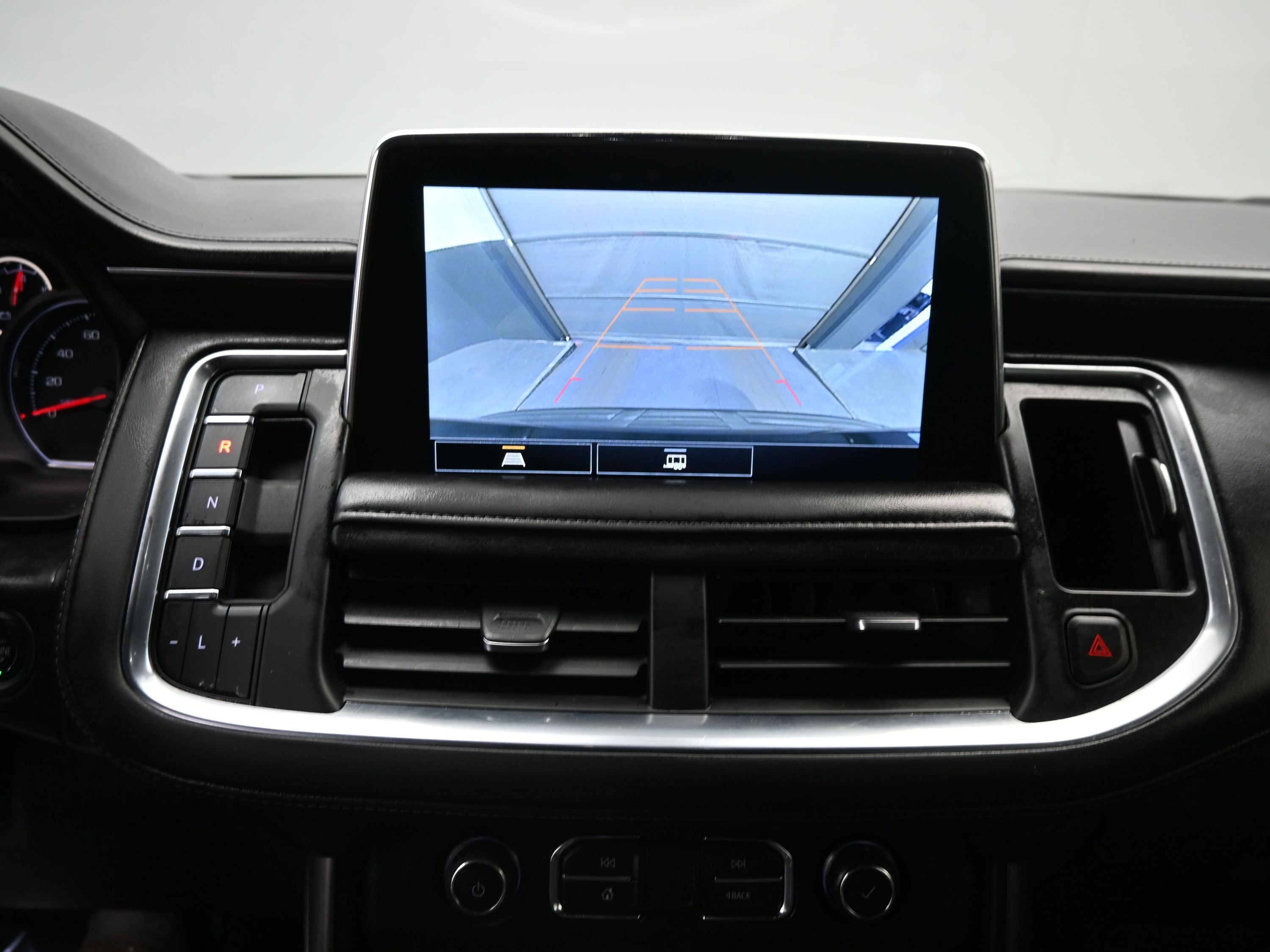 Used 2021 Chevrolet Suburban LT image 17