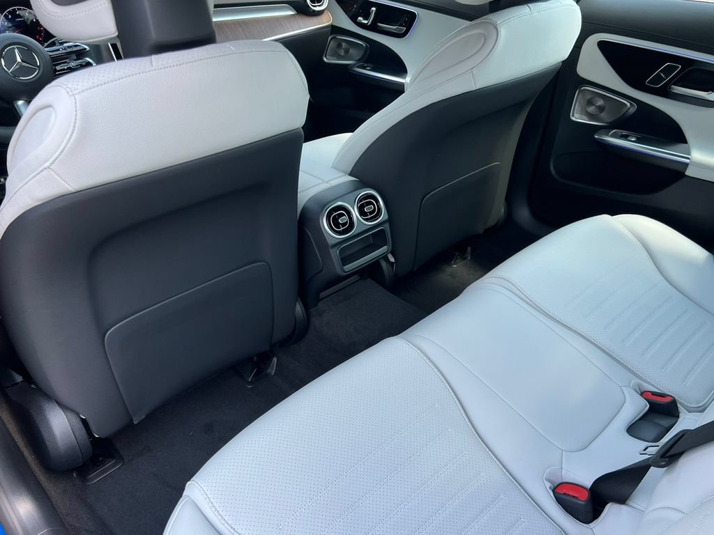 New 2026 Mercedes-Benz C 300 4MATIC Sedan image 35