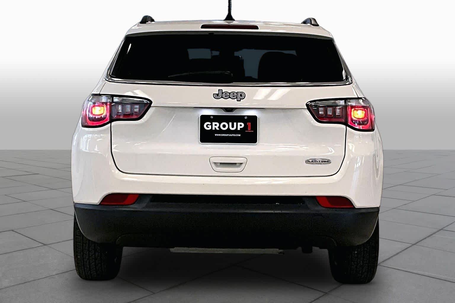 Used 2020 Jeep Compass Latitude FWD image 4