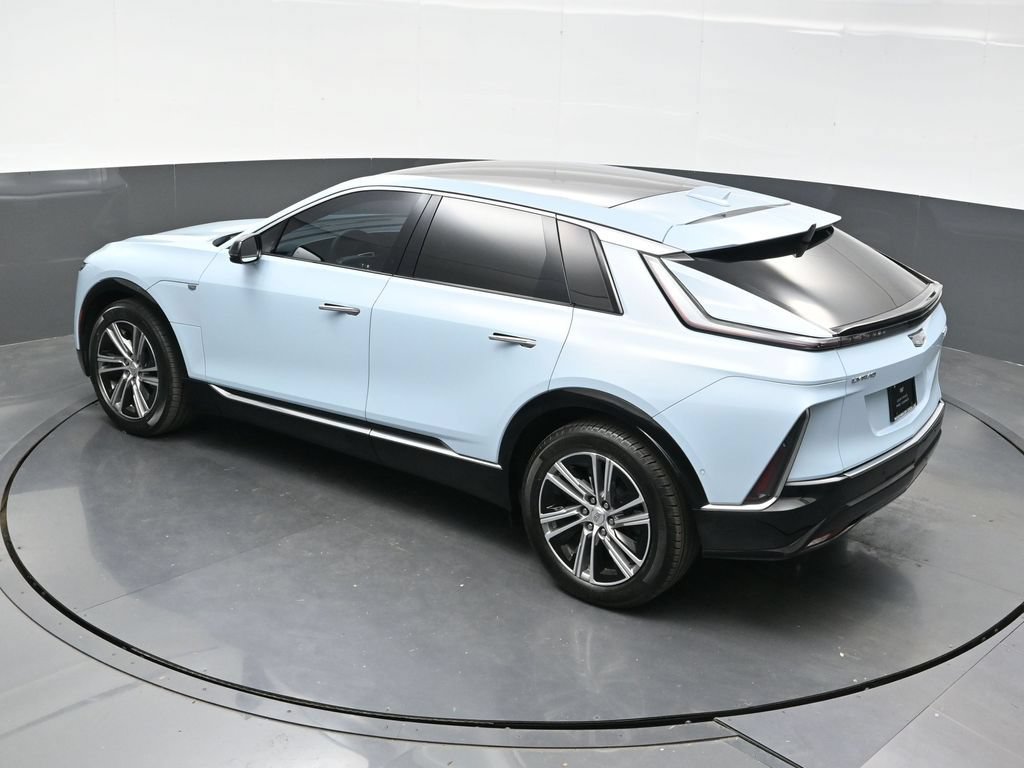 Certified 2024 Cadillac Lyriq Luxury AWD/4WD image 39