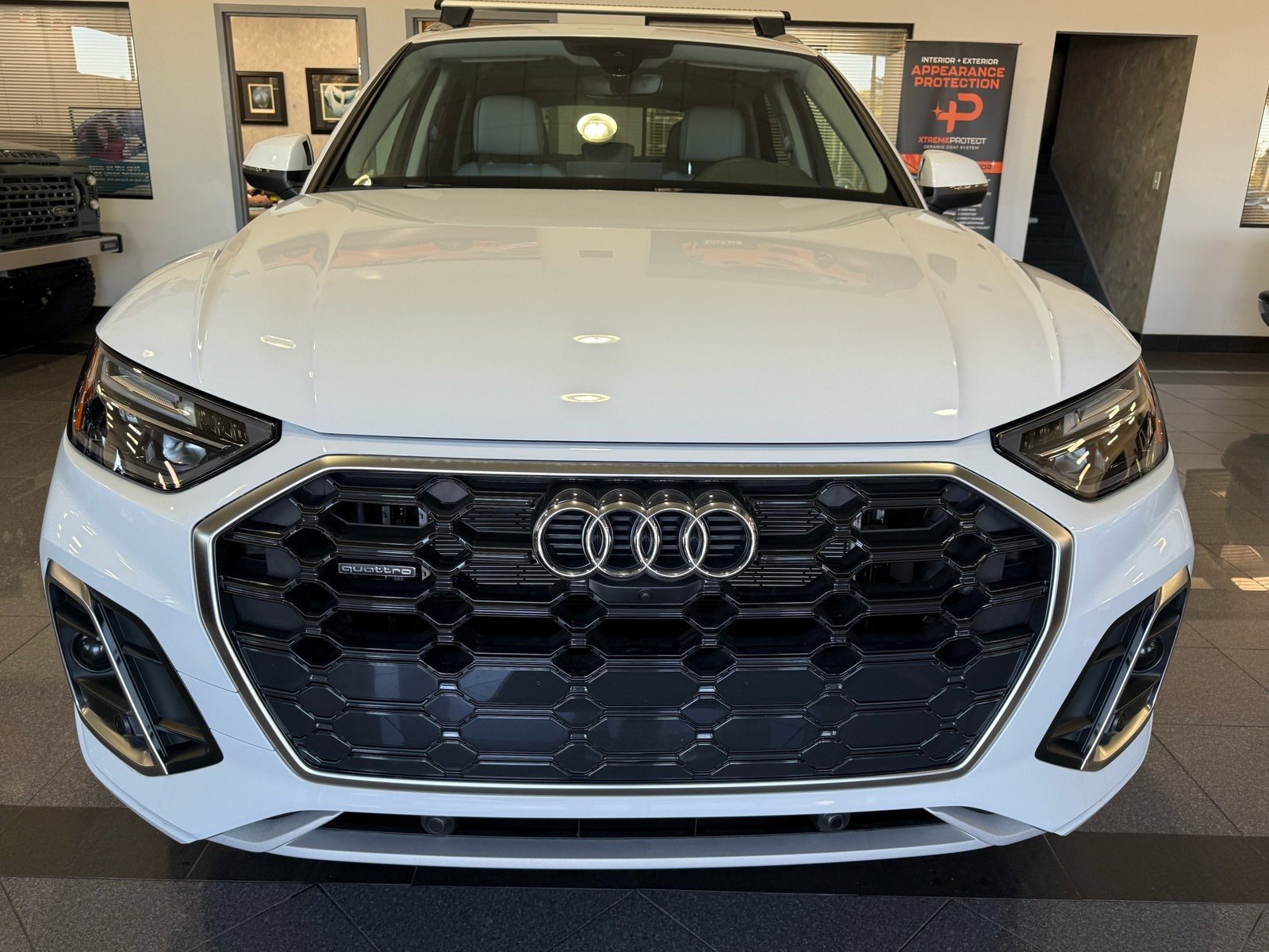 Used 2024 Audi Q5 e Premium Plus w/ Premium Plus Package image 7