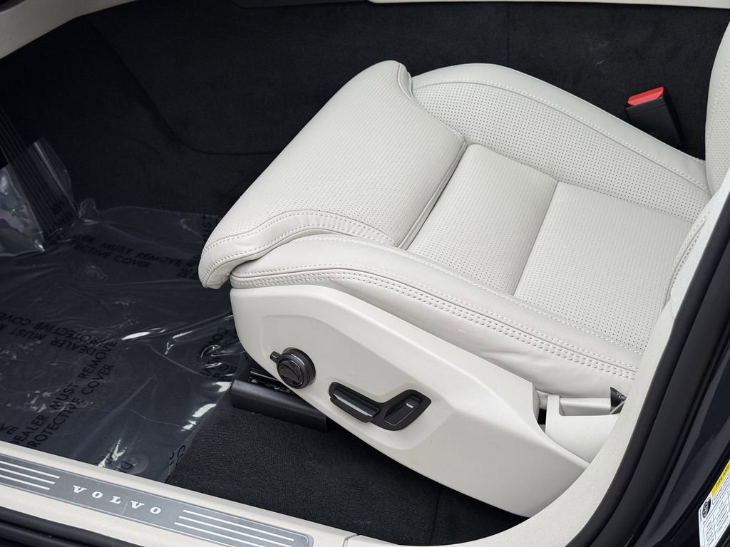New 2026 Volvo XC90 B6 Ultra image 15