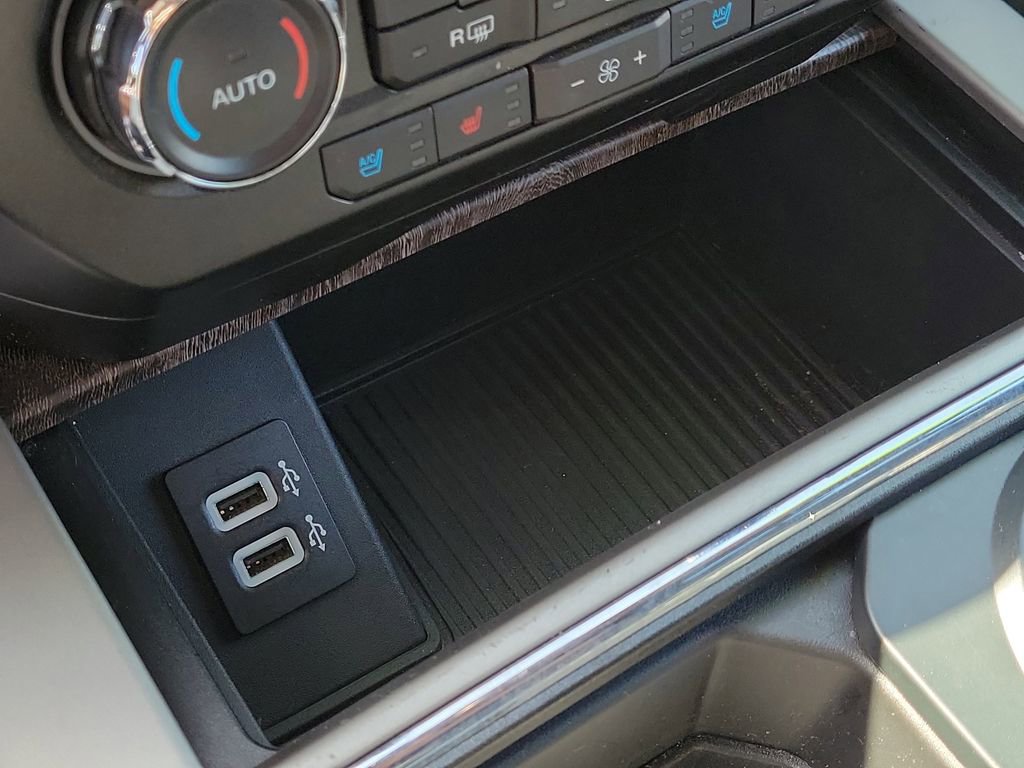 Used 2018 Ford F250 Lariat w/ Chrome Package image 25