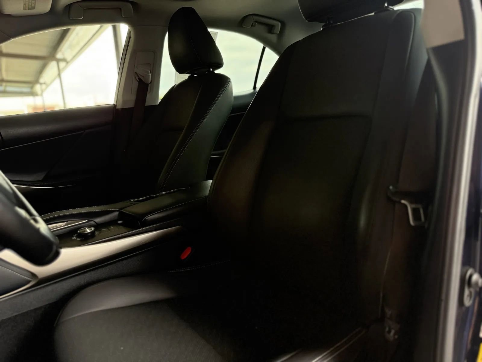 Used 2019 Lexus IS 300 Base image 14