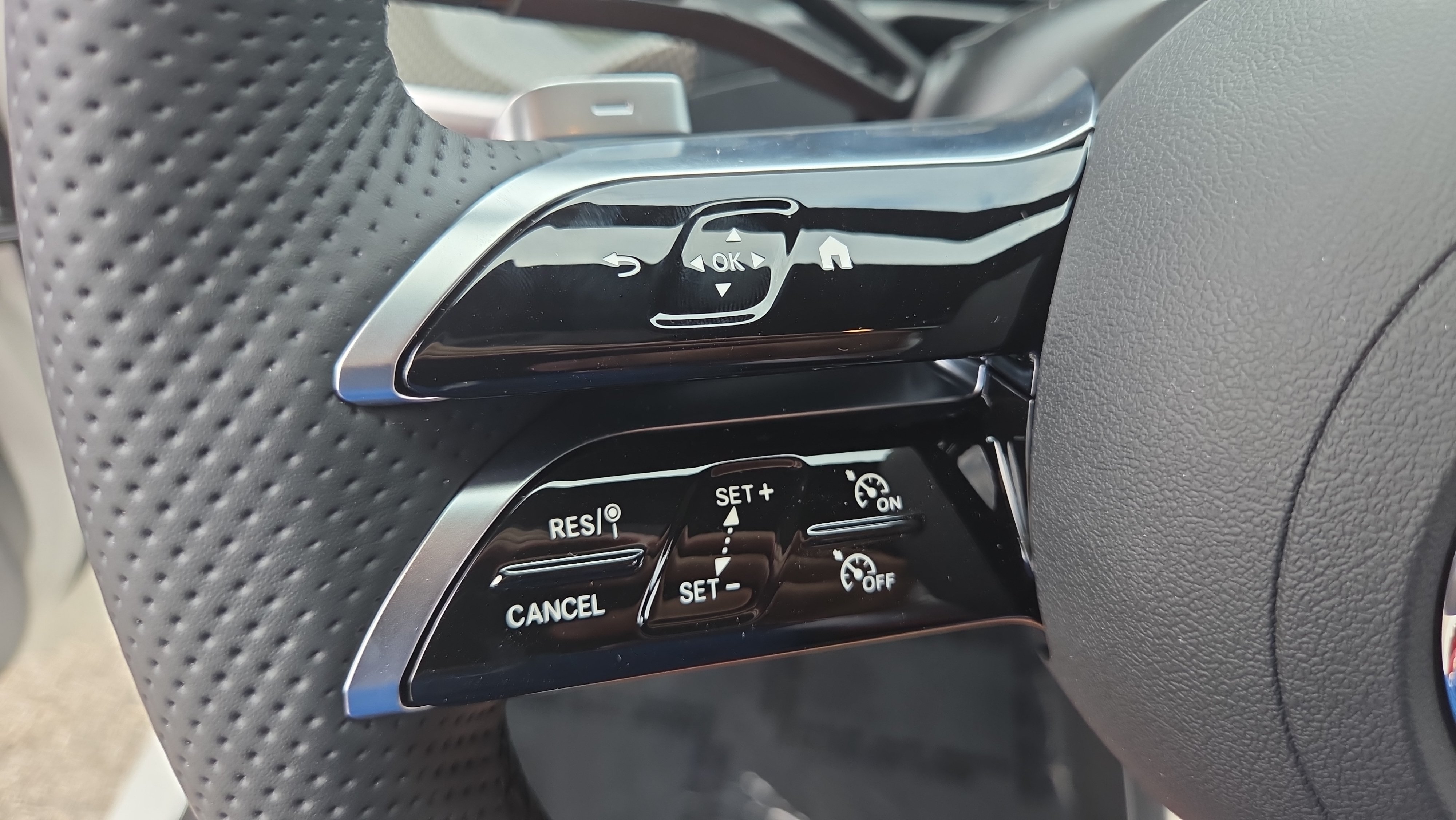 New 2026 Mercedes-Benz CLE 300 4MATIC Coupe image 22