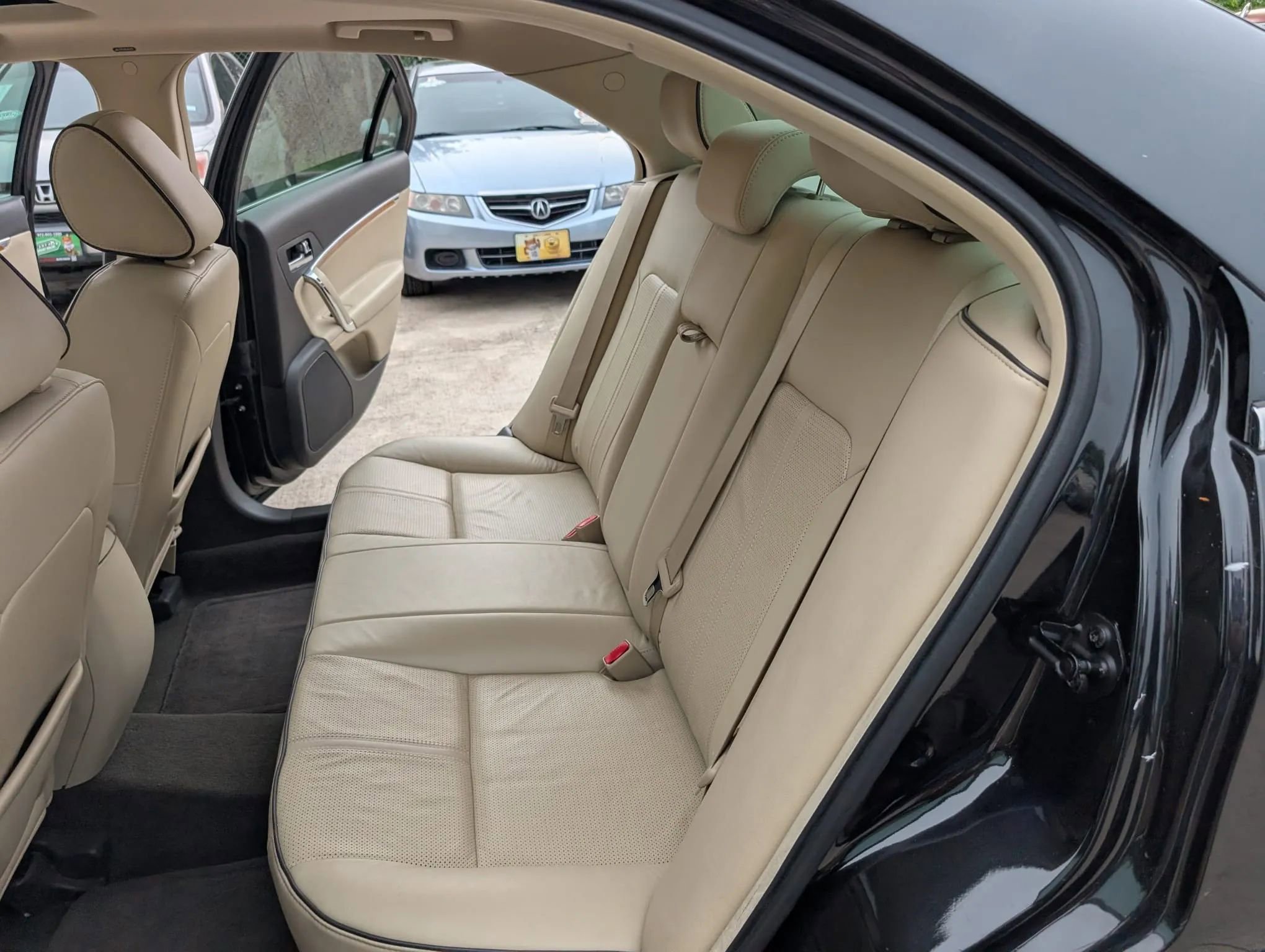 Used 2011 Lincoln MKZ FWD image 19