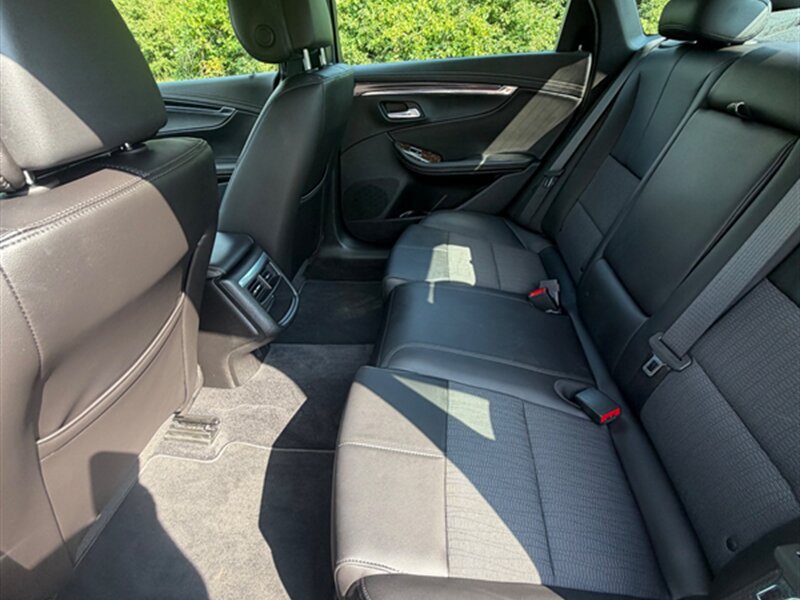 Used 2014 Chevrolet Impala LT w/ Convenience Package FWD image 20