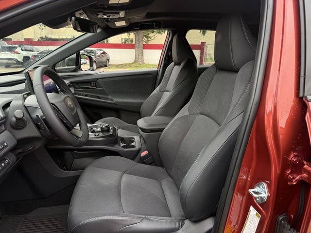 Used 2026 Toyota C-HR AWD/4WD image 27