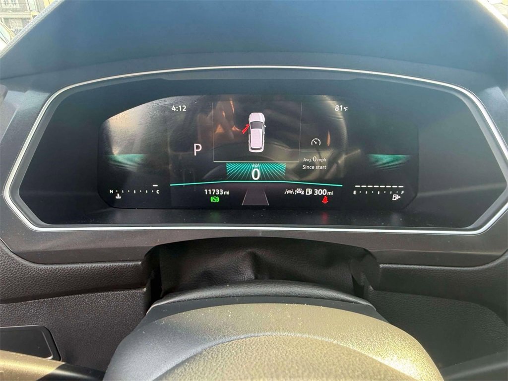 Certified 2024 Volkswagen Tiguan SE R-Line image 17