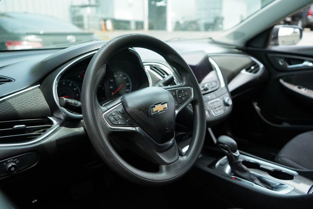 Used 2021 Chevrolet Malibu LT FWD image 7