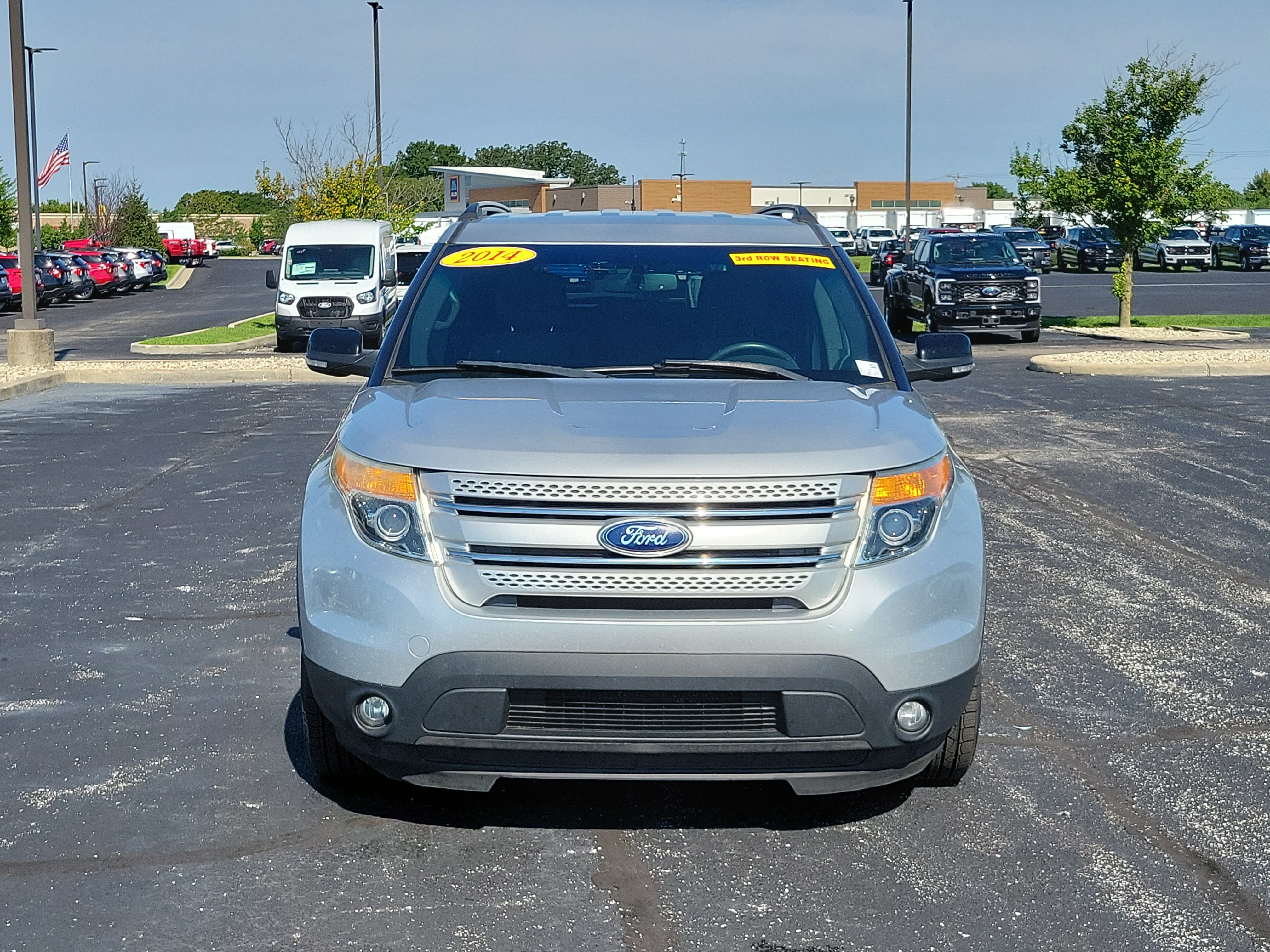 Used 2014 Ford Explorer XLT w/ Equipment Group 201A FWD image 6