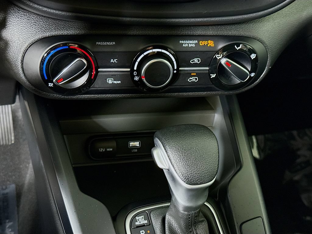 Certified 2023 Kia Soul LX w/ LX Technology Package FWD image 8