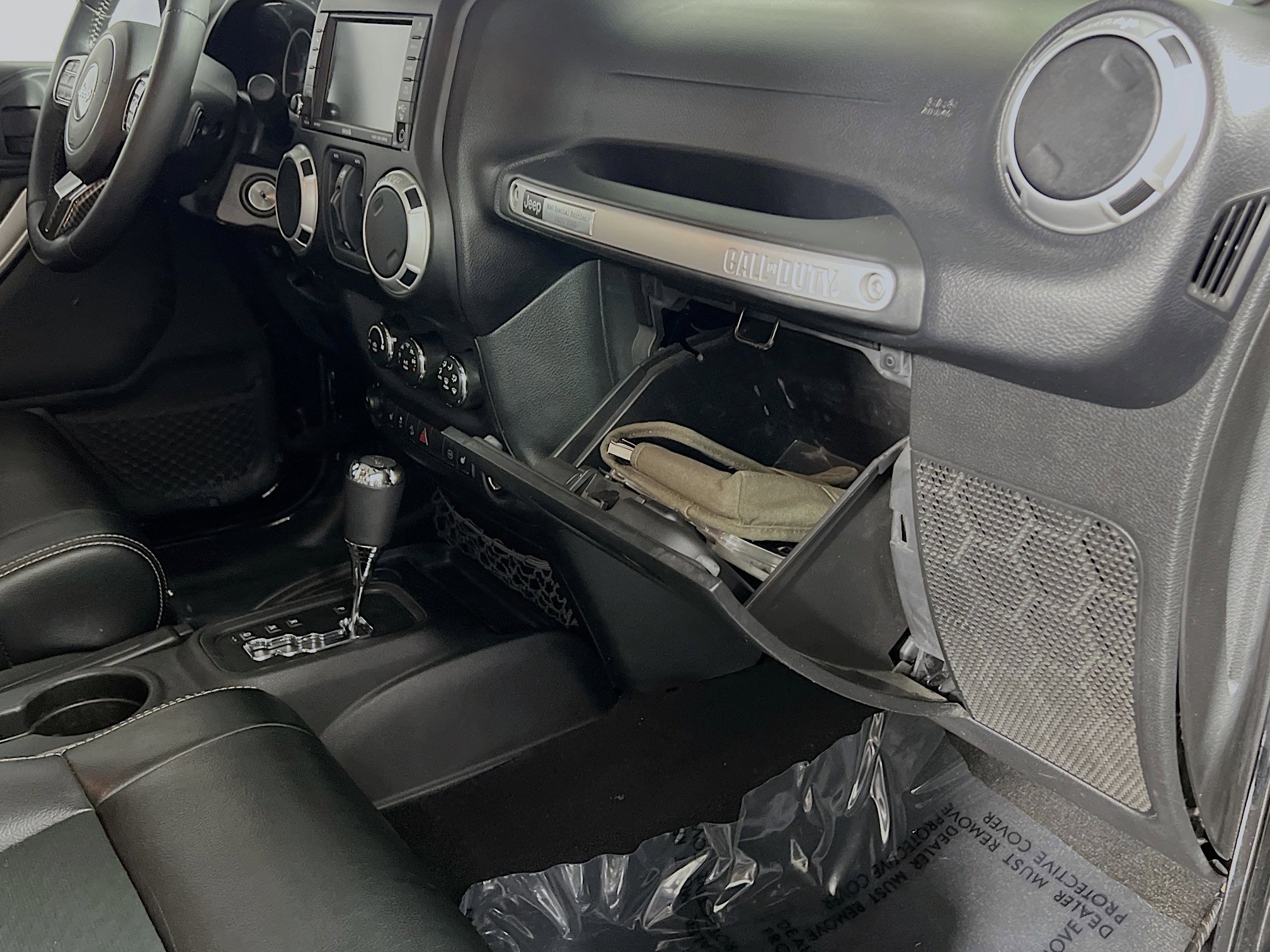 Used 2012 Jeep Wrangler Unlimited Rubicon image 34