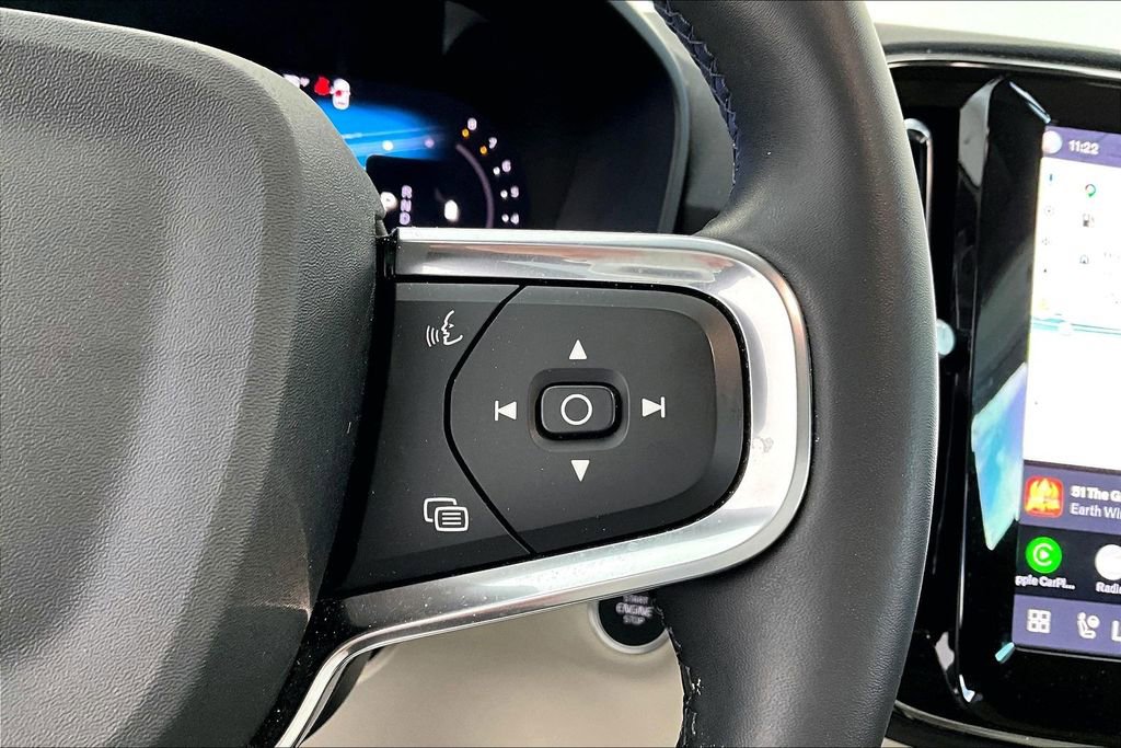 Used 2023 Volvo XC40 B5 Plus w/ Protection Package Premier AWD/4WD image 27