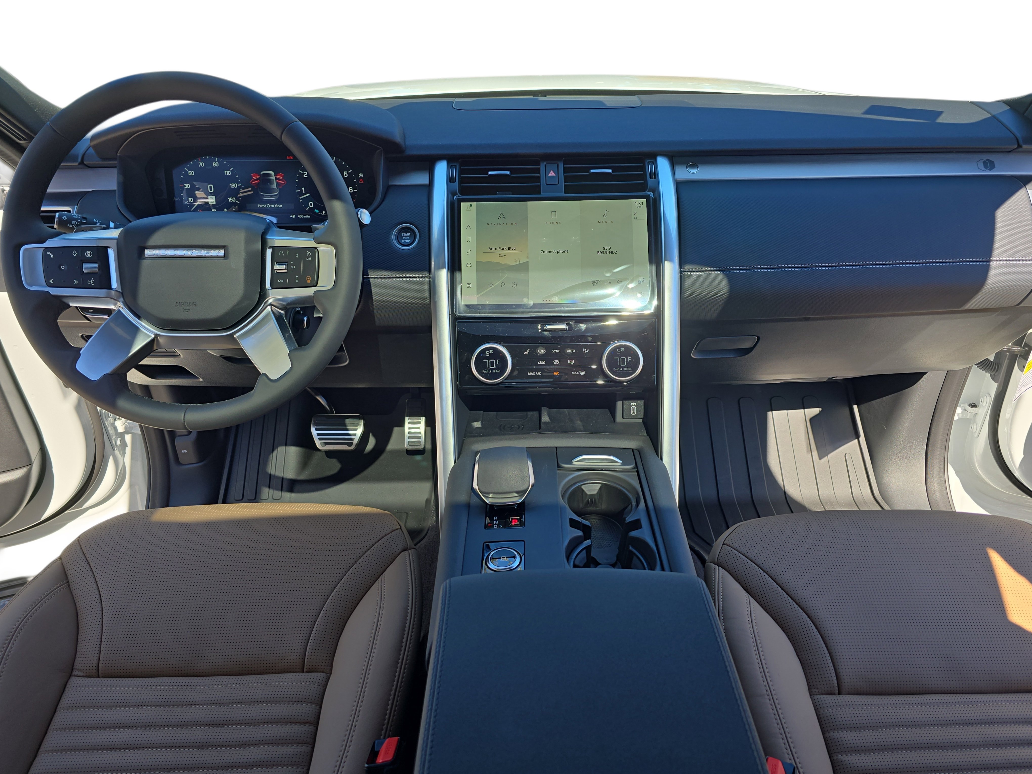 New 2026 Land Rover Discovery Limited Edition image 9