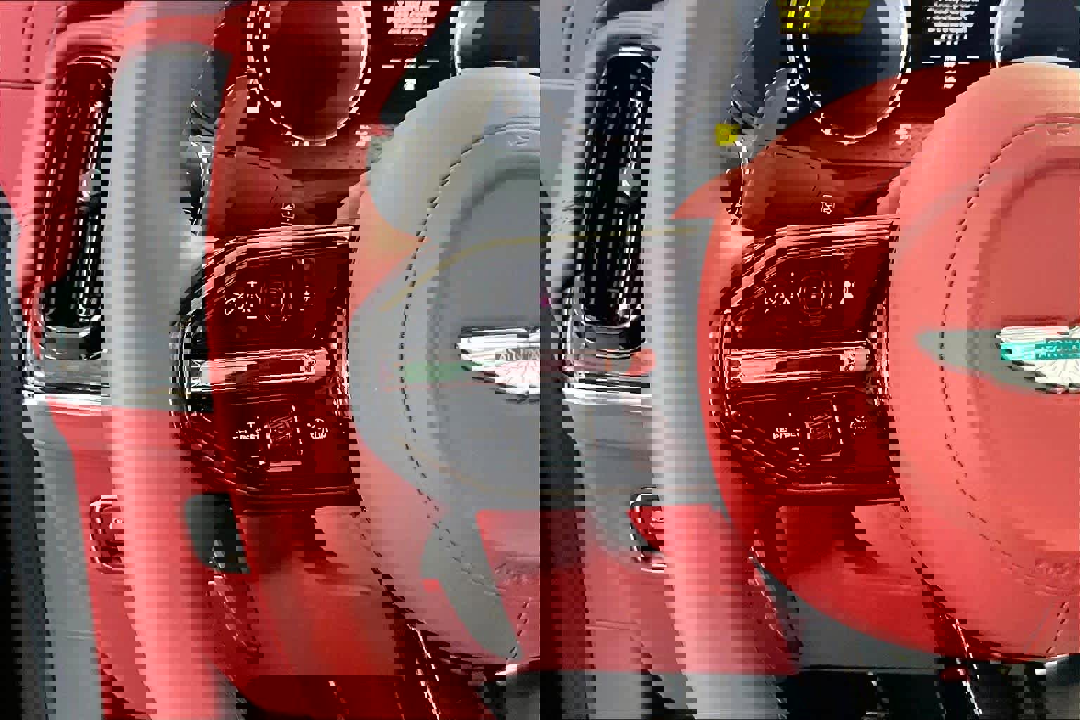 Used 2026 Aston Martin DBX 707 image 24