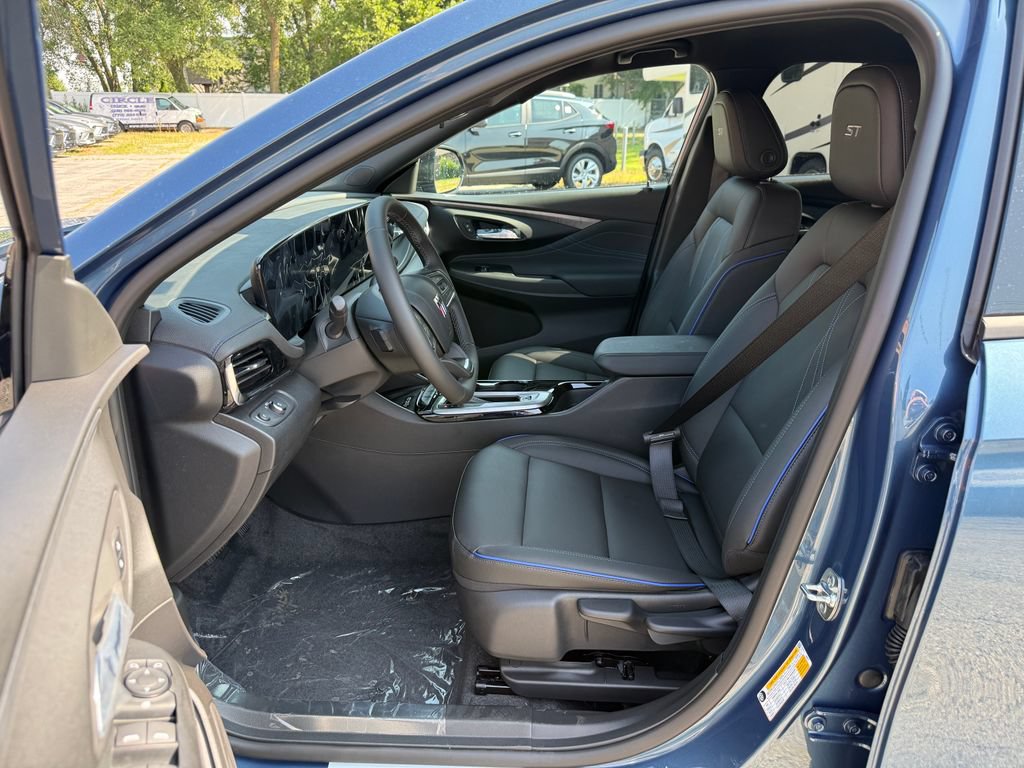 New 2026 Buick Envista Sport Touring w/ Convenience II Package FWD image 18
