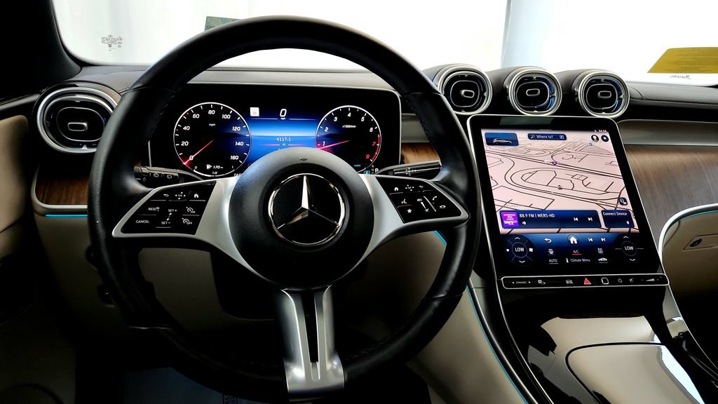 Used 2023 Mercedes-Benz GLC 300 4MATIC image 28