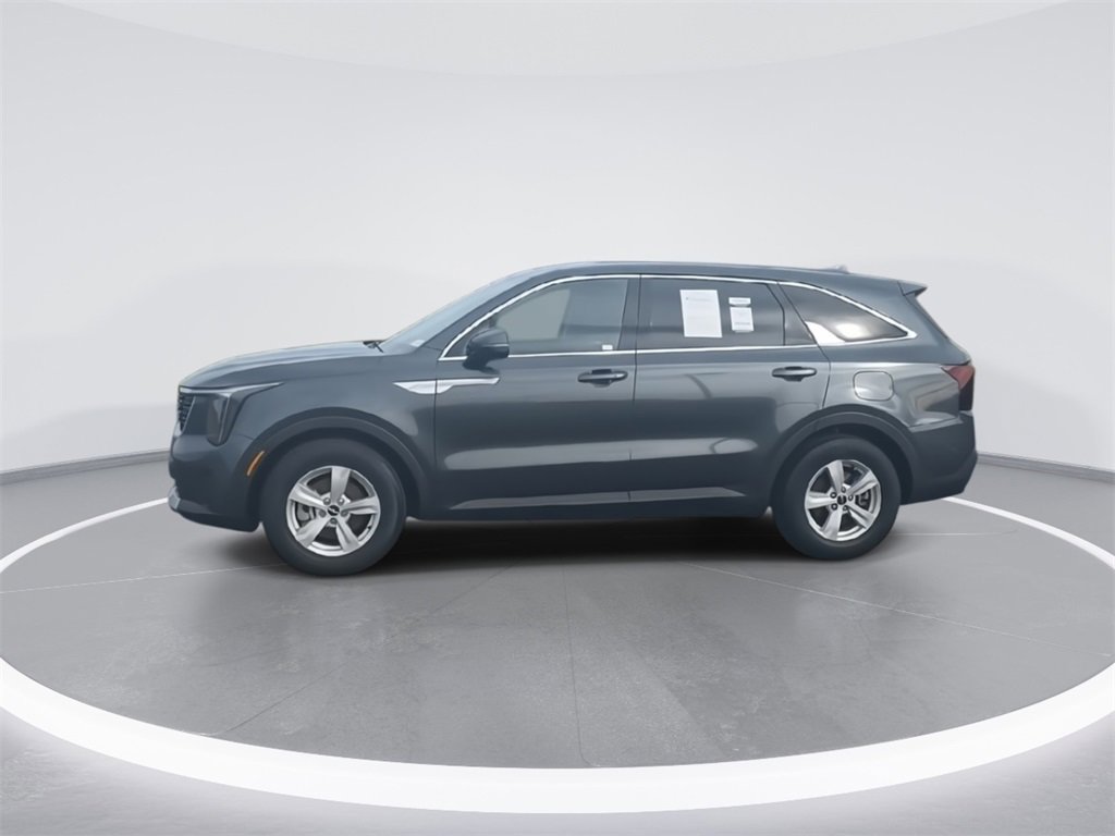 Used 2025 Kia Sorento LX image 5