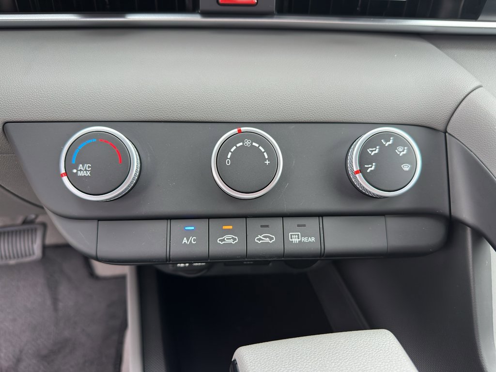 New 2026 Hyundai Elantra SE FWD image 19