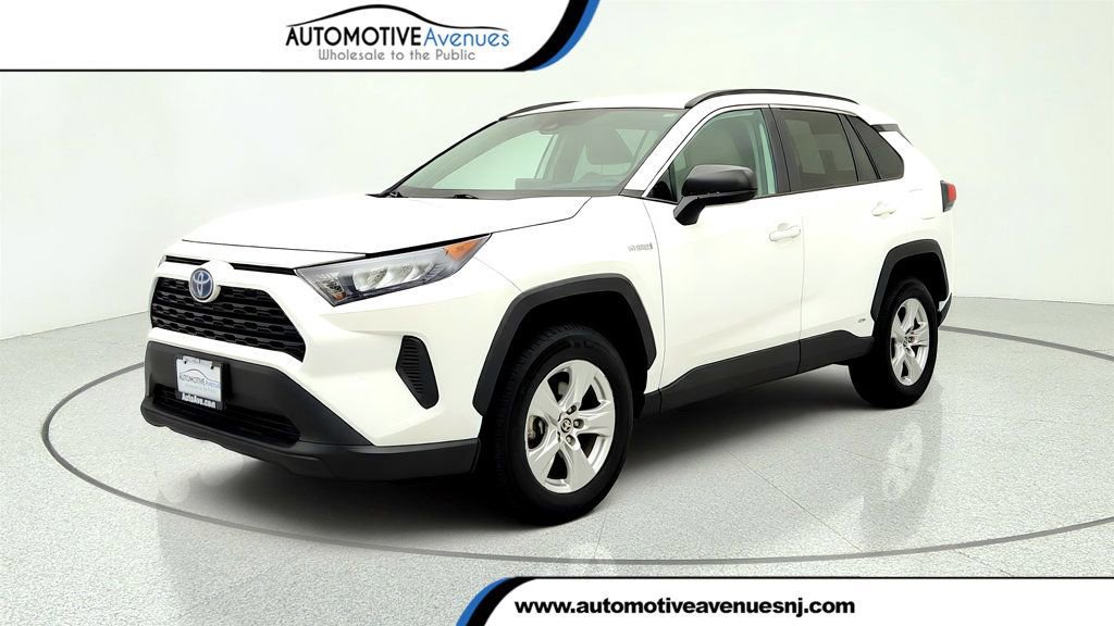 Used 2021 Toyota RAV4 LE AWD/4WD image 1