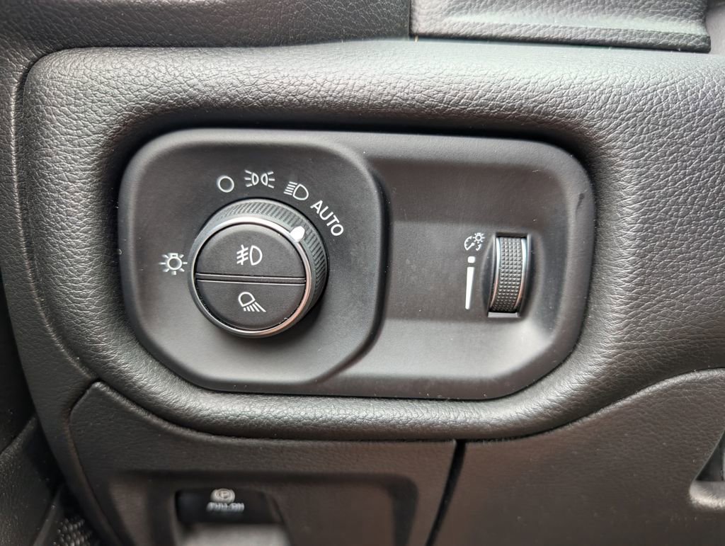 Used 2023 RAM 1500 Big Horn image 35
