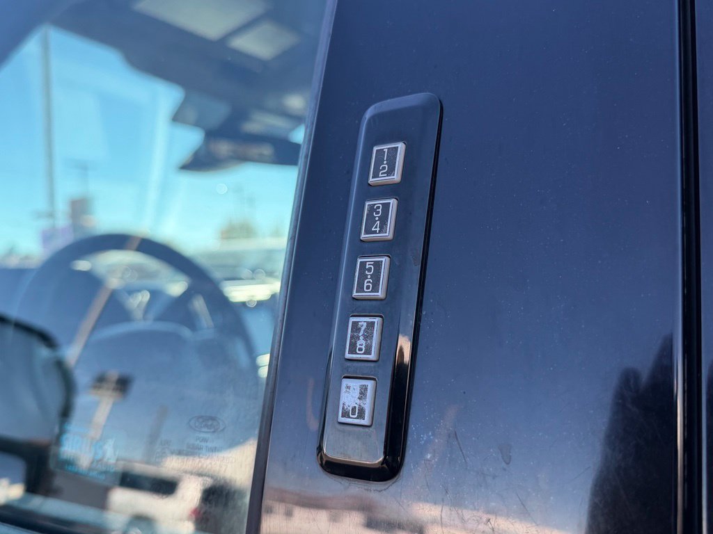 Used 2018 Ford F350 Lariat w/ Lariat Ultimate Package AWD/4WD image 10