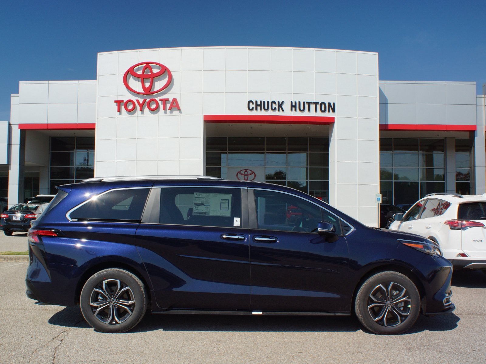 New 2026 Toyota Sienna Platinum AWD/4WD image 14